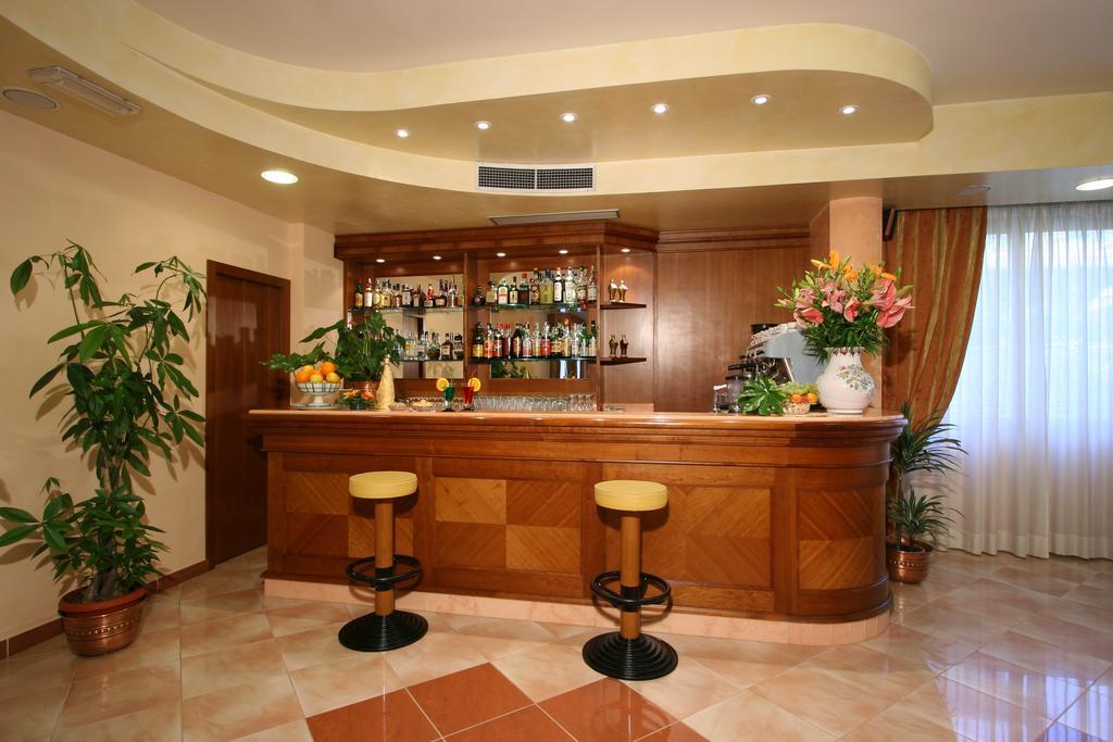Hotel Villa Luca เคียนเชียโนแตร์เม ภายนอก รูปภาพ