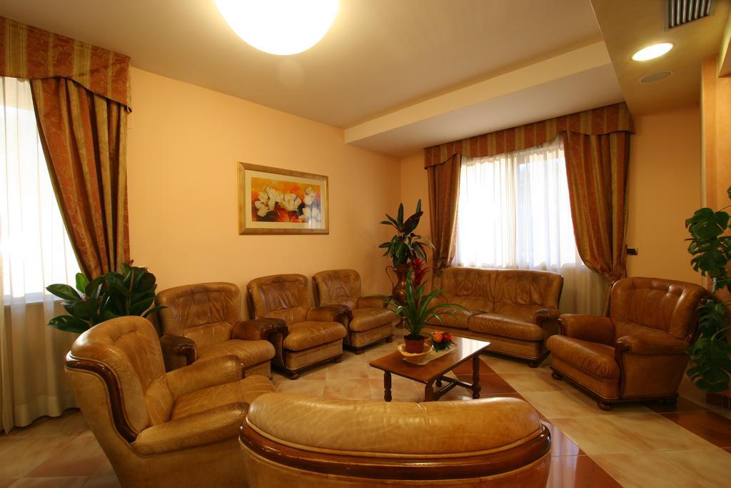 Hotel Villa Luca เคียนเชียโนแตร์เม ภายนอก รูปภาพ