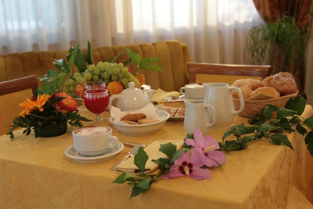 Hotel Villa Luca เคียนเชียโนแตร์เม ภายนอก รูปภาพ