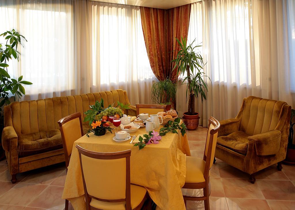 Hotel Villa Luca เคียนเชียโนแตร์เม ภายนอก รูปภาพ