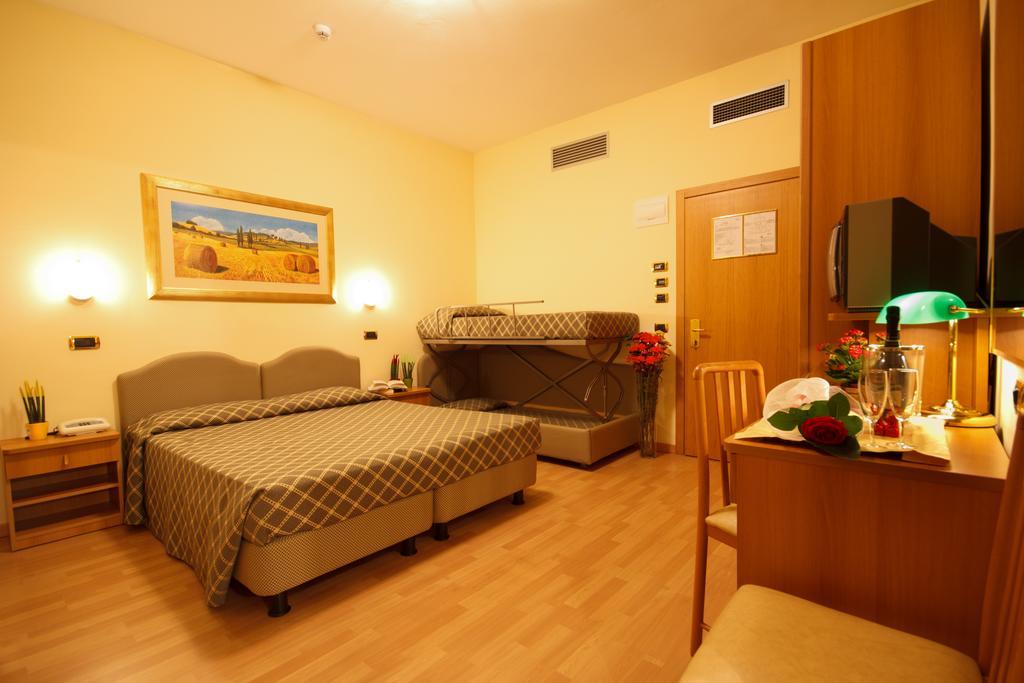Hotel Villa Luca เคียนเชียโนแตร์เม ภายนอก รูปภาพ