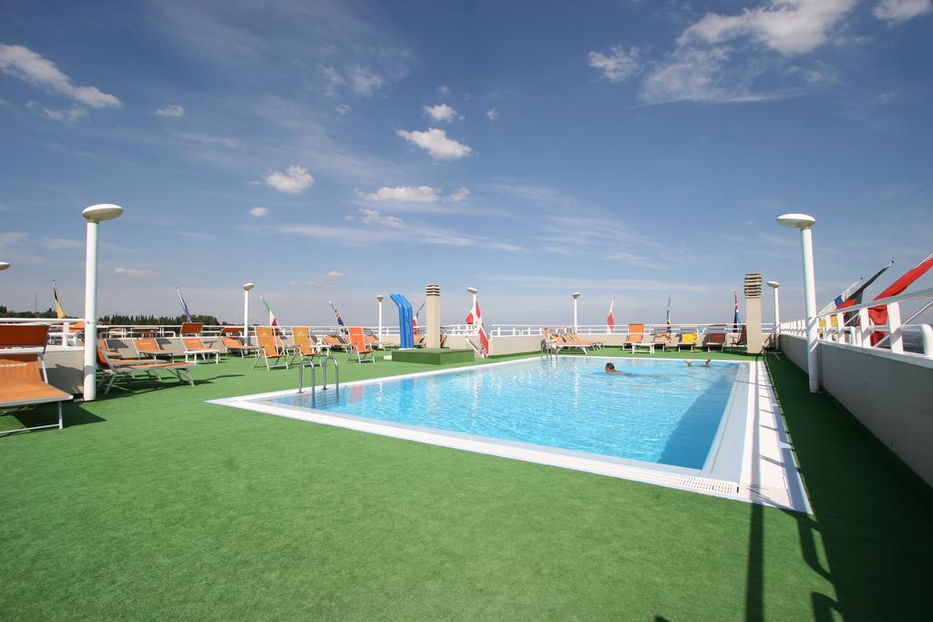 Hotel Villa Luca เคียนเชียโนแตร์เม ภายนอก รูปภาพ