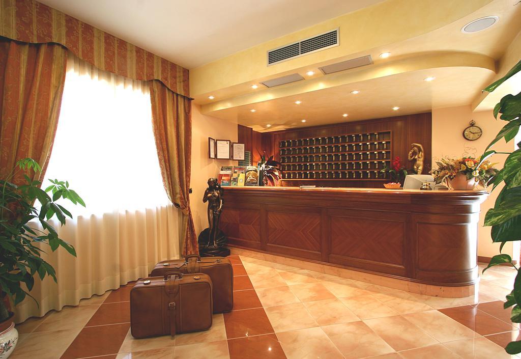 Hotel Villa Luca เคียนเชียโนแตร์เม ภายนอก รูปภาพ