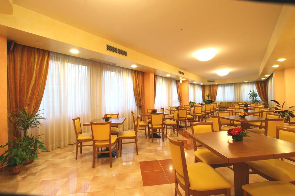 Hotel Villa Luca เคียนเชียโนแตร์เม ภายนอก รูปภาพ